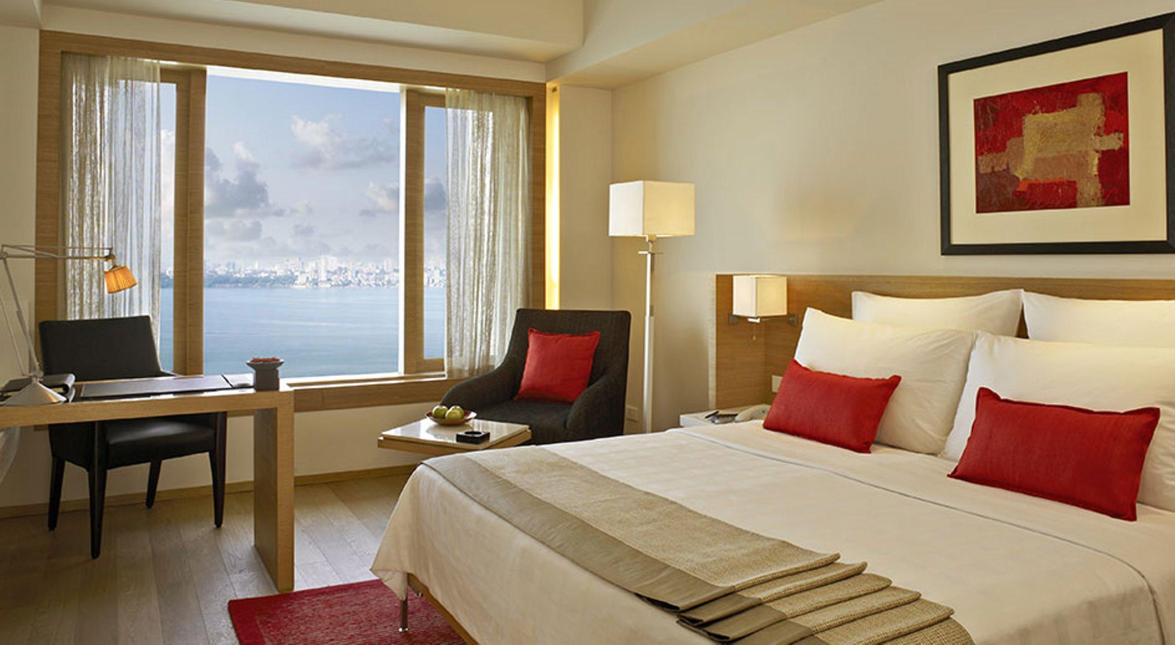 Trident Nariman Point Hotel Мумбай Екстериор снимка A room at the hotel