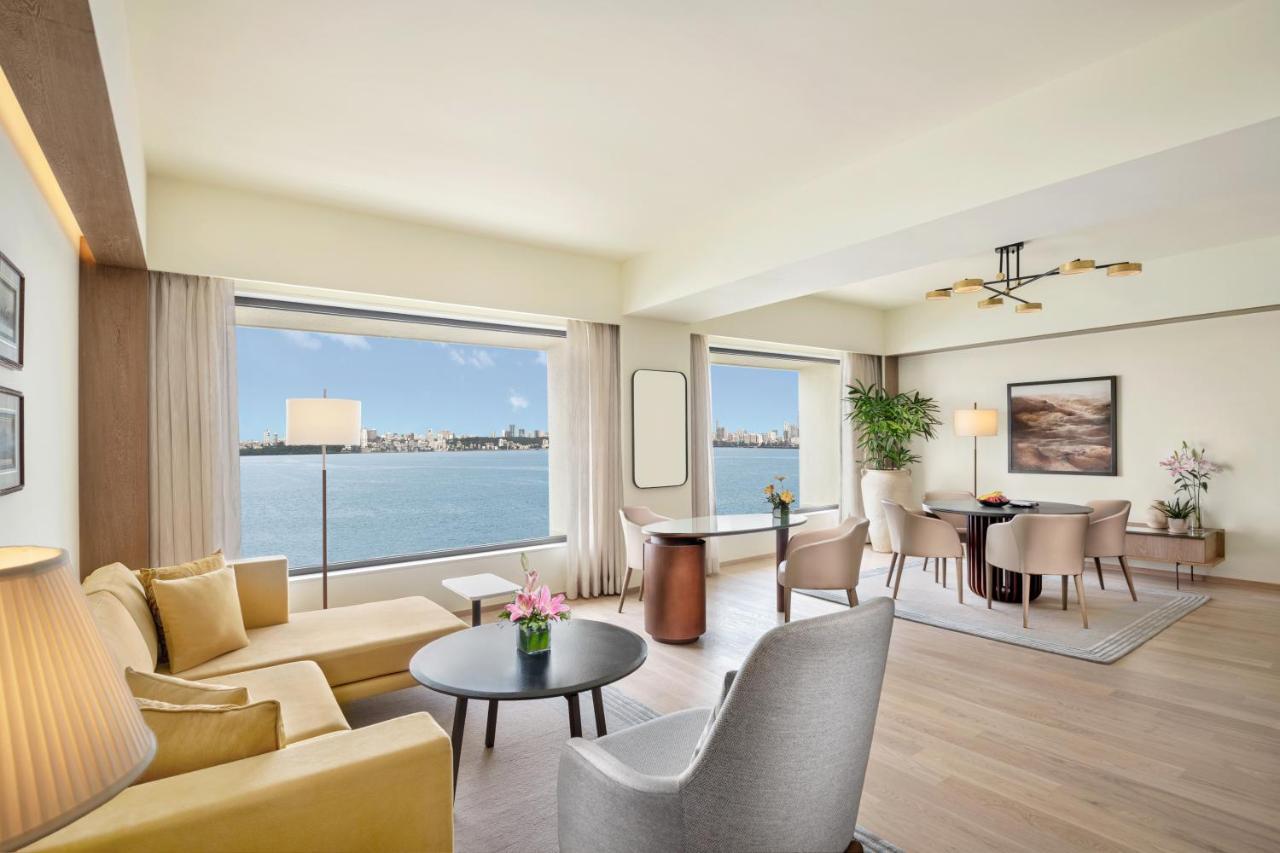 Trident Nariman Point Hotel Мумбай Екстериор снимка A suite at the hotel