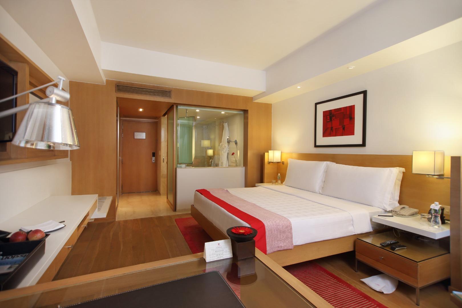 Trident Nariman Point Hotel Мумбай Екстериор снимка A room at the Taj Bengal