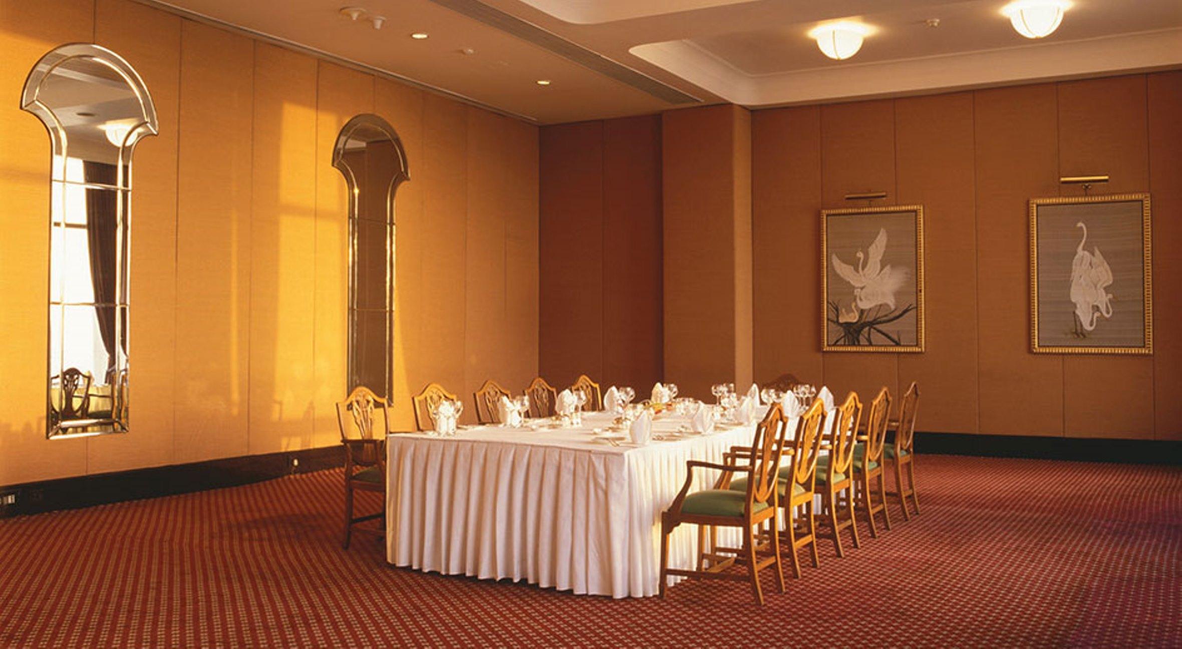 Trident Nariman Point Hotel Мумбай Екстериор снимка A banquet room