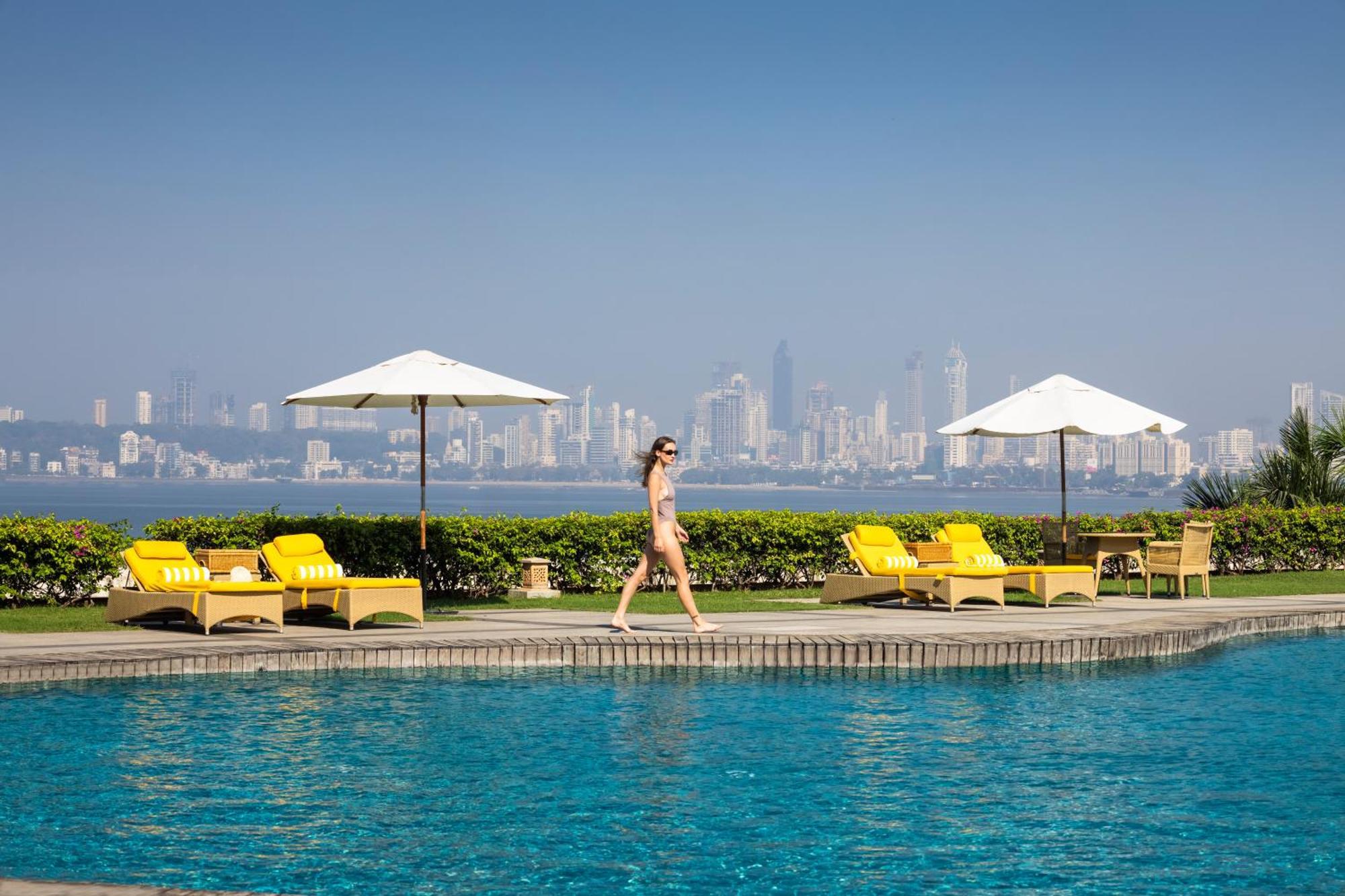 Trident Nariman Point Hotel Мумбай Екстериор снимка Pool at the Taj Mahal Palace, Mumbai