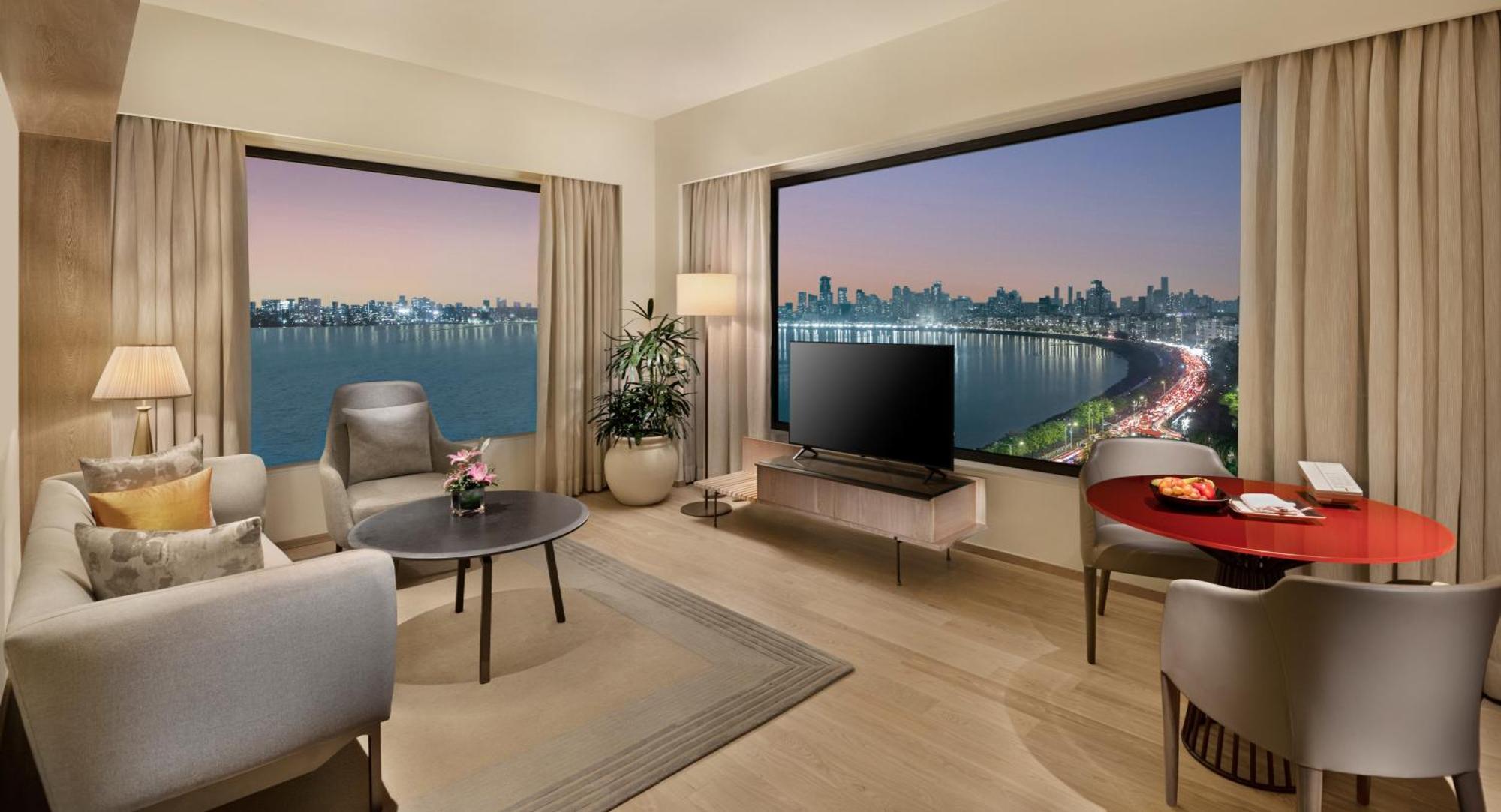 Trident Nariman Point Hotel Мумбай Екстериор снимка A living room at the hotel