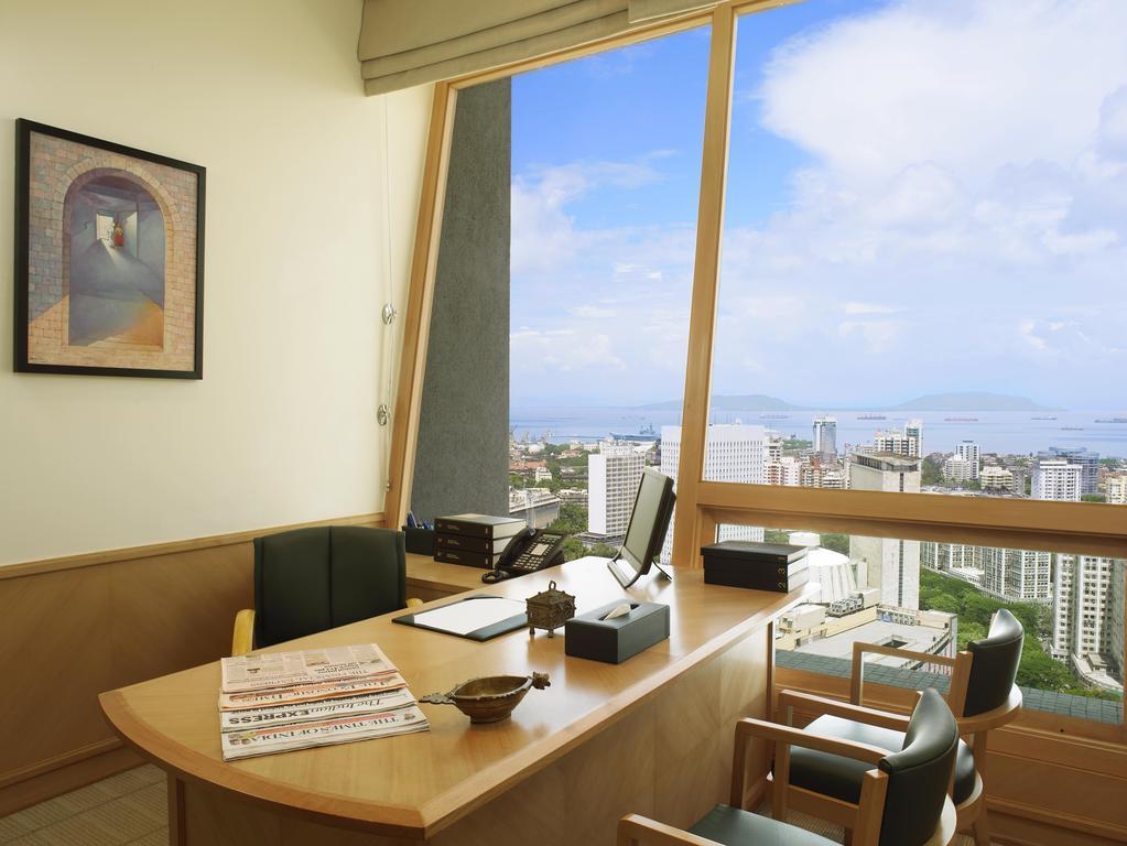 Trident Nariman Point Hotel Мумбай Екстериор снимка Office at the World Trade Center